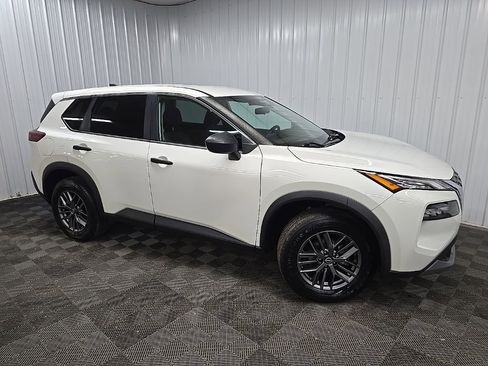 Used 2022 Nissan Rogue S image 1