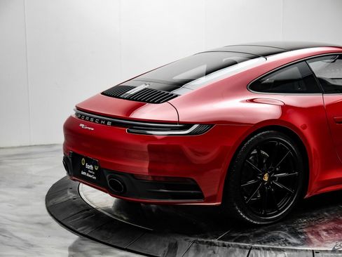 Used 2024 Porsche 911 Carrera w/ Premium Package image 14