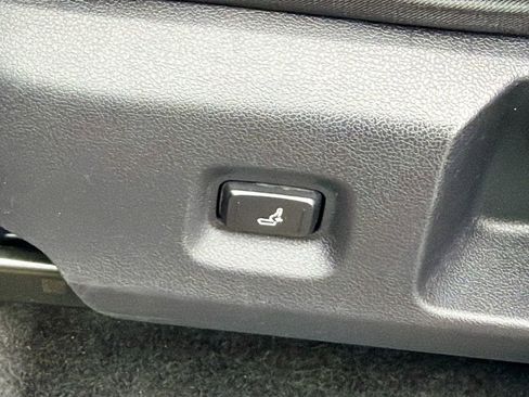 Used 2024 Toyota Tacoma TRD Off-Road AWD/4WD image 22