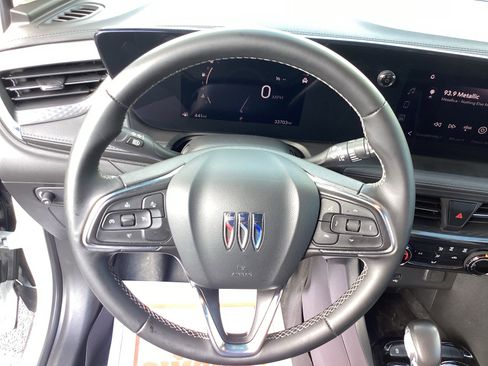 Used 2024 Buick Encore GX Preferred image 14