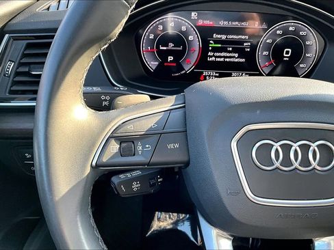 Used 2023 Audi Q5 2.0T Prestige w/ Prestige Package image 11
