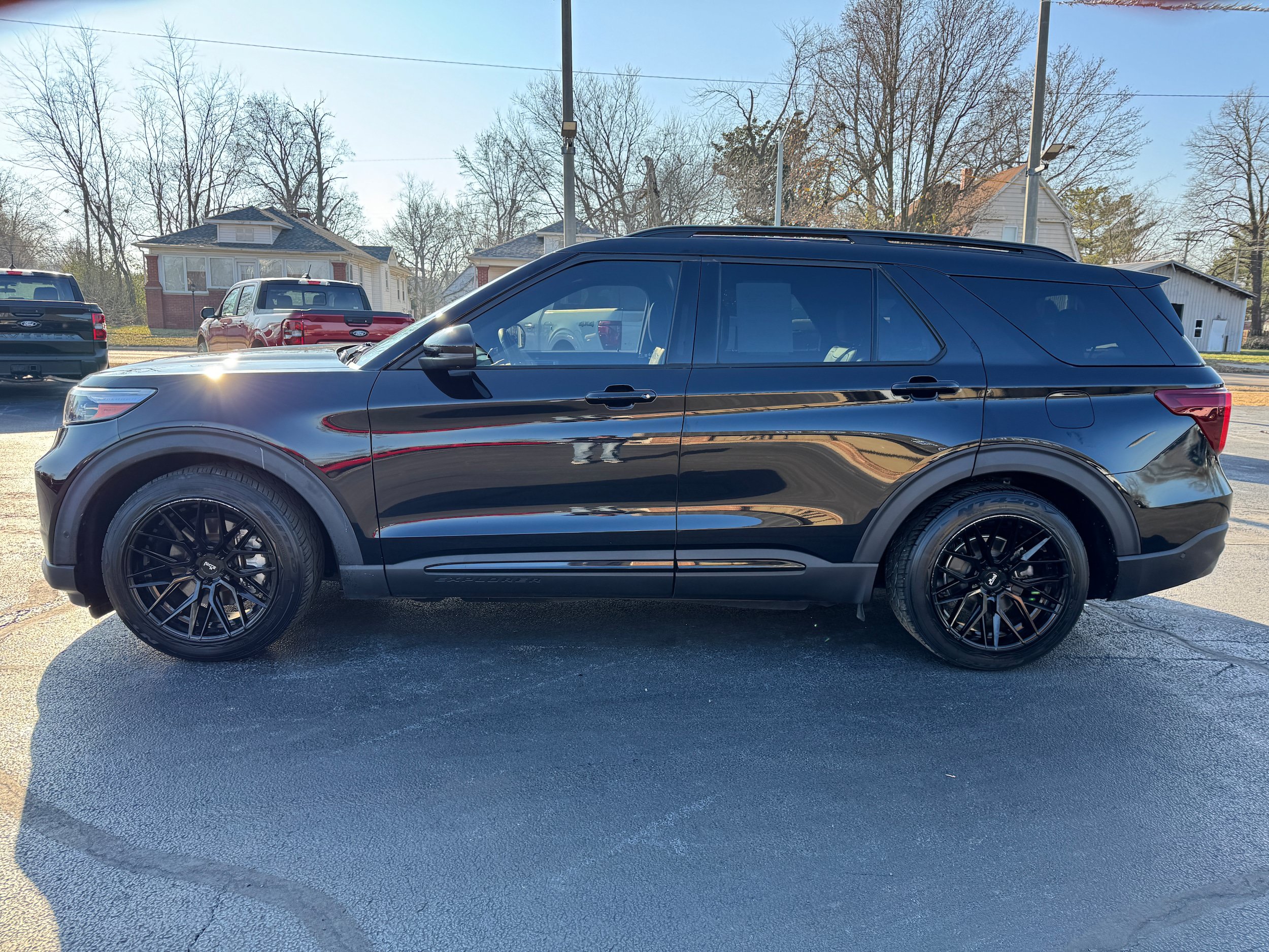 Used 2020 Ford Explorer ST AWD/4WD image 4