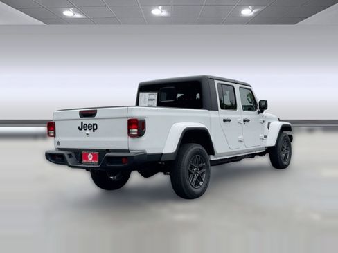 New 2025 Jeep Gladiator Sport image 9