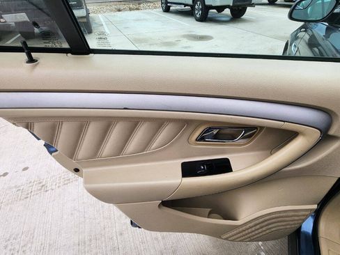 Used 2018 Ford Taurus SE FWD image 19