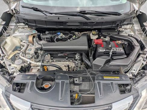 Used 2018 Nissan Rogue SV FWD image 21