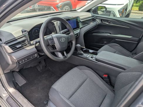 Used 2025 Toyota Camry LE AWD/4WD image 24