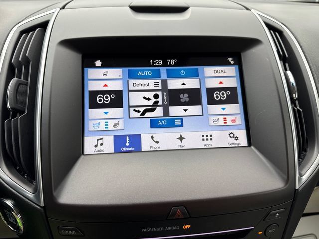 Used 2017 Ford Edge Titanium w/ Equipment Group 301A AWD/4WD image 34