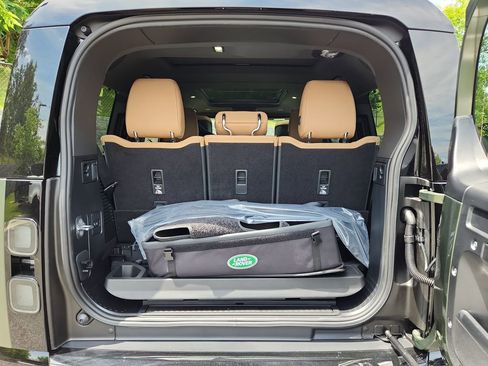 New 2026 Land Rover Defender 130 X-Dynamic SE AWD/4WD image 13