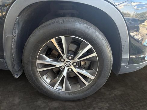 Used 2019 Toyota Highlander Plus w/ Protection Package #3 AWD/4WD image 36