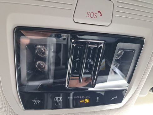 New 2026 Volkswagen Tiguan SE AWD/4WD image 17