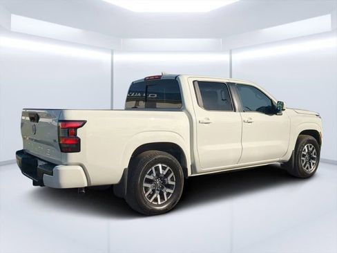 Used 2024 Nissan Frontier SL w/ Technology Package RWD image 3