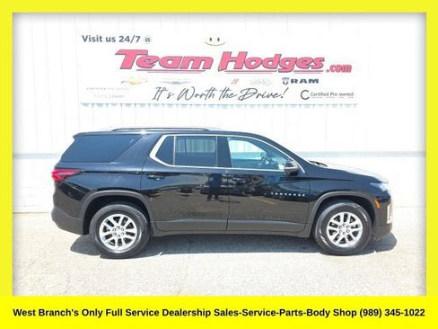Used 2023 Chevrolet Traverse LT w/ LT Premium Package AWD/4WD image 1