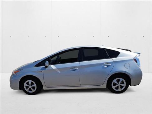 Used 2015 Toyota Prius Two image 7