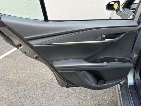 Used 2025 Toyota Camry SE w/ Convenience Package image 39