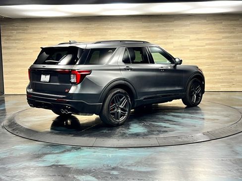 Used 2025 Ford Explorer ST w/ Sun And Sound Package AWD/4WD image 21