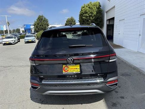 New 2025 Volkswagen Taos SE image 4