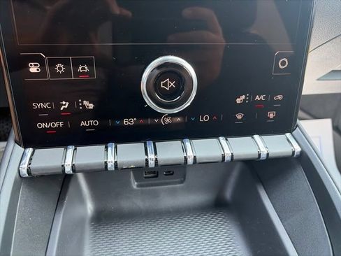 New 2027 GMC Terrain Elevation w/ Elevation Premium Package AWD/4WD image 23