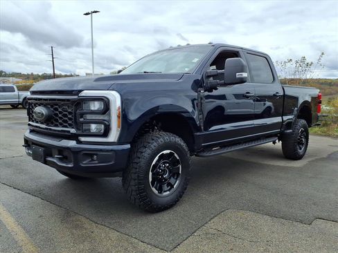 Certified 2025 Ford F350 XLT w/ Black Appearance Package image 3