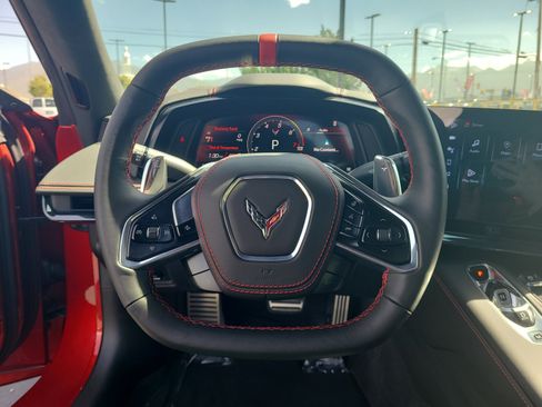 Used 2024 Chevrolet Corvette Stingray Premium Conv w/ Z51 Performance Package RWD image 9
