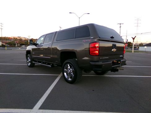 Used 2015 Chevrolet Silverado 2500 High Country w/ Duramax Plus Package image 13