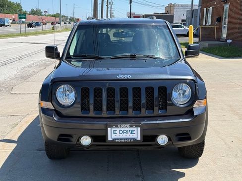 Used 2016 Jeep Patriot Latitude w/ Sun/Sound Group AWD/4WD image 2