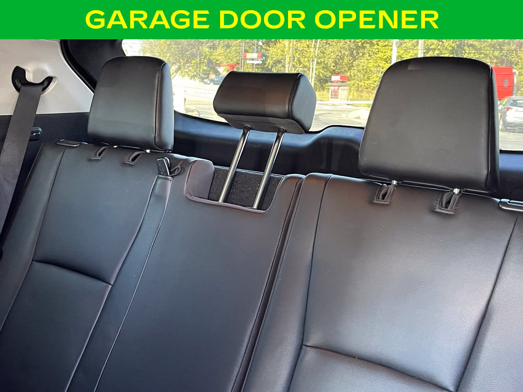 Used 2020 Toyota Highlander XLE AWD/4WD image 13