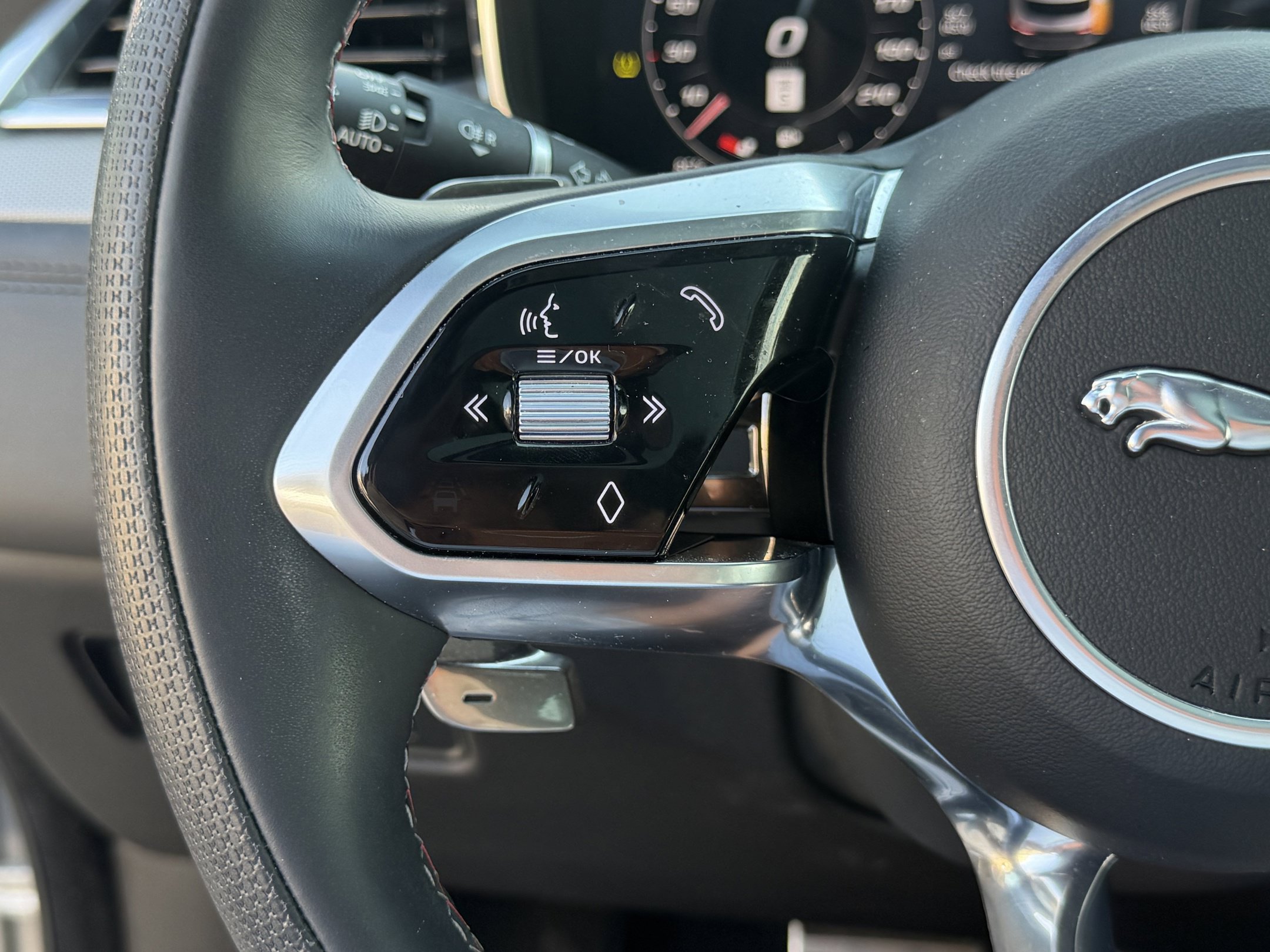 Used 2023 Jaguar F-PACE SVR AWD/4WD image 14