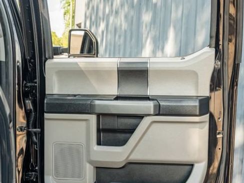 Used 2017 Ford F250 XLT w/ XLT Value Package AWD/4WD image 38