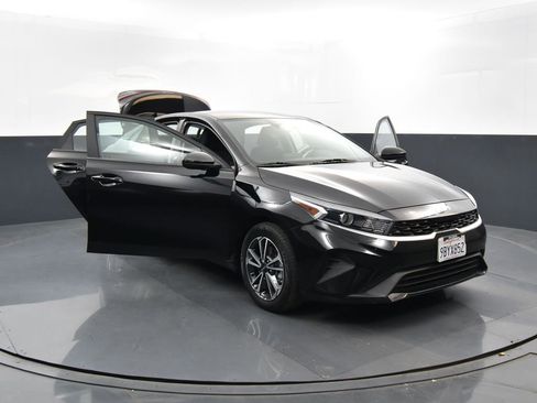 Certified 2022 Kia Forte LXS image 37