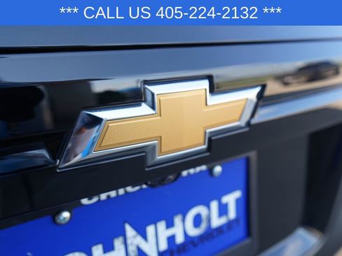 Used 2025 Chevrolet Traverse LT FWD image 5