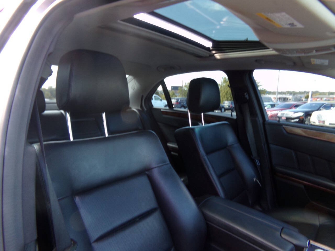 Used 2012 Mercedes-Benz E 350 4MATIC Sedan image 27