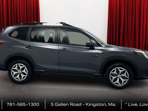 Used 2024 Subaru Forester Premium AWD/4WD image 4