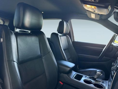 Used 2021 Jeep Grand Cherokee Laredo X image 32