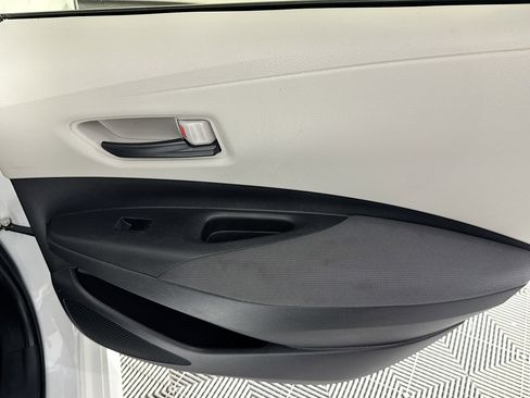 Used 2022 Toyota Corolla LE image 26