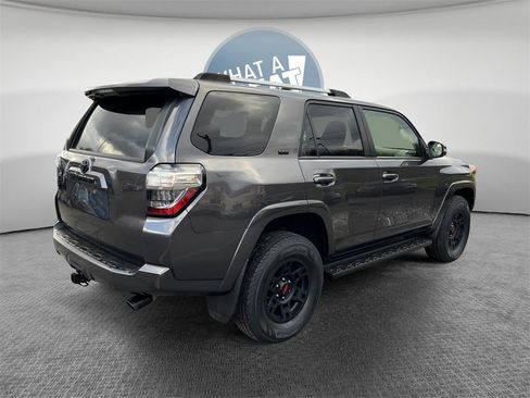 Certified 2018 Toyota 4Runner SR5 image 3