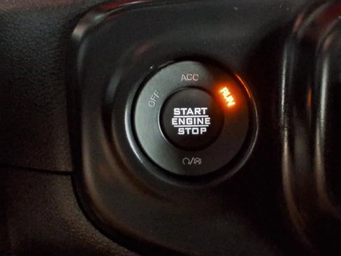Used 2021 Jeep Gladiator Rubicon AWD/4WD image 25