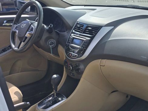 Used 2013 Hyundai Accent GLS w/ Premium Pkg FWD image 10