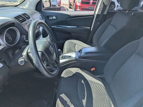 Used 2017 Dodge Journey SE w/ Flexible Seating Group FWD image 8