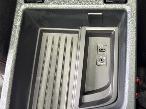 Used 2017 BMW 320i xDrive Sedan image 29