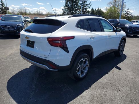 Used 2024 Chevrolet Trax LT w/ Driver Confidence Package image 3