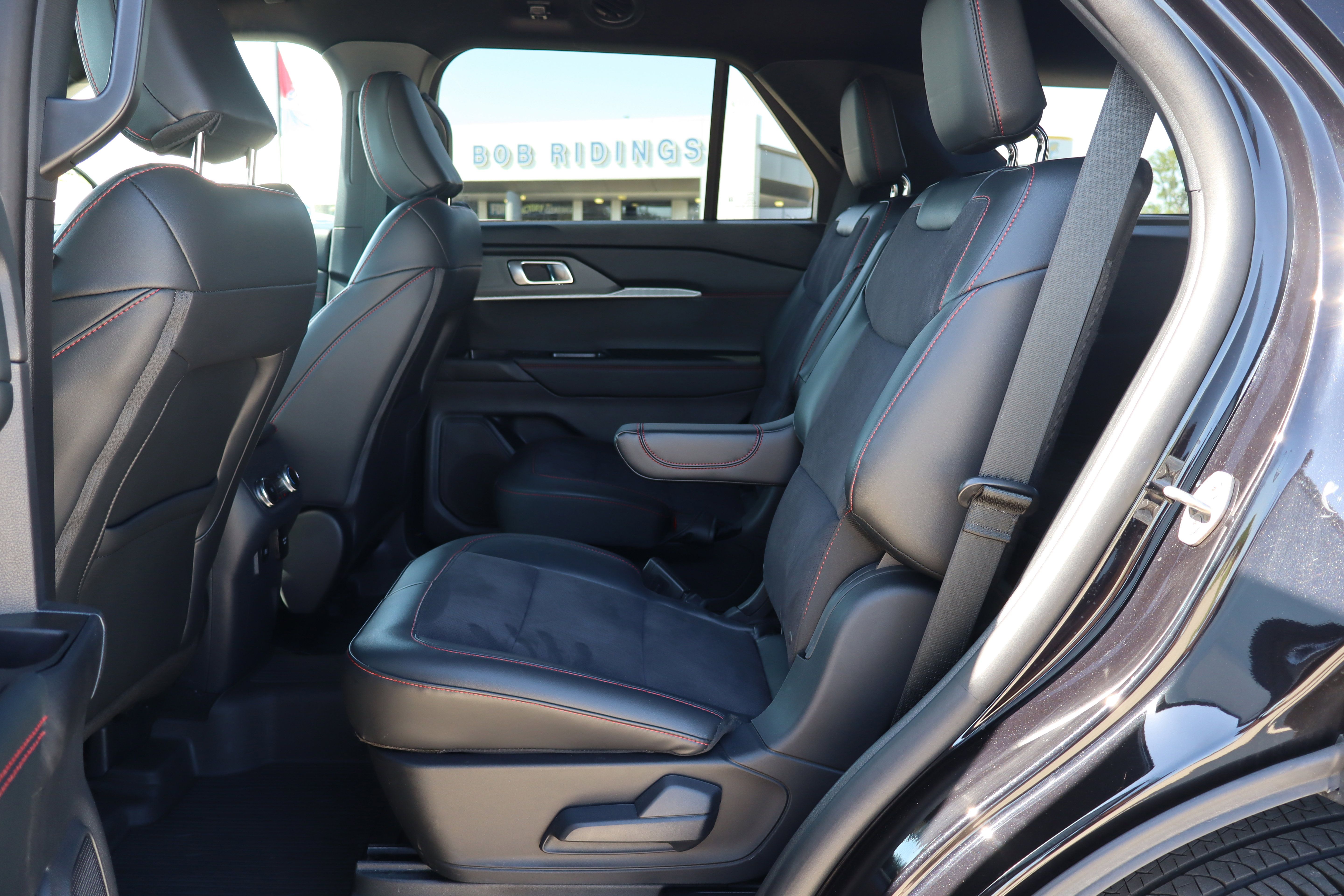 Used 2025 Ford Explorer ST AWD/4WD image 11