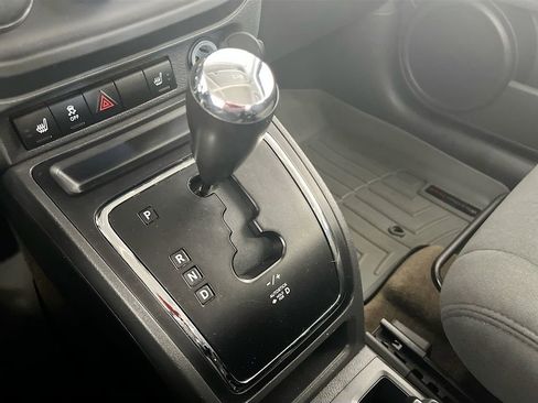 Used 2017 Jeep Patriot Latitude FWD image 14