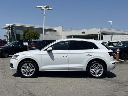 Used 2018 Audi Q5 2.0T Premium Plus w/ Premium Plus Package AWD/4WD image 2