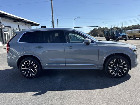 New 2026 Volvo XC90 B6 Plus w/ Protection Package Premier image 6