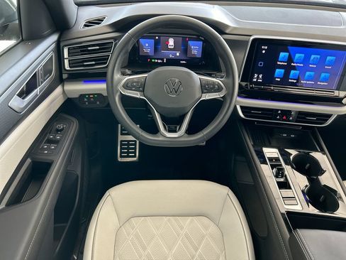 Certified 2025 Volkswagen Atlas Cross Sport SEL Premium R-Line AWD/4WD image 39