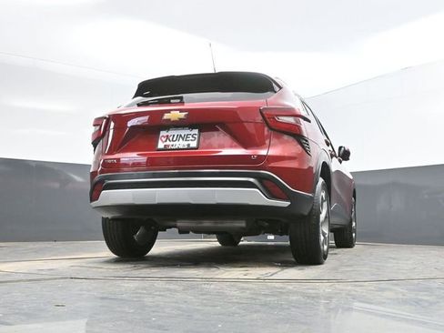 Used 2025 Chevrolet Trax LT image 45