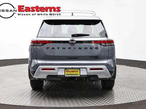 Used 2024 Nissan Pathfinder Platinum w/ Black Appearance Package AWD/4WD image 6