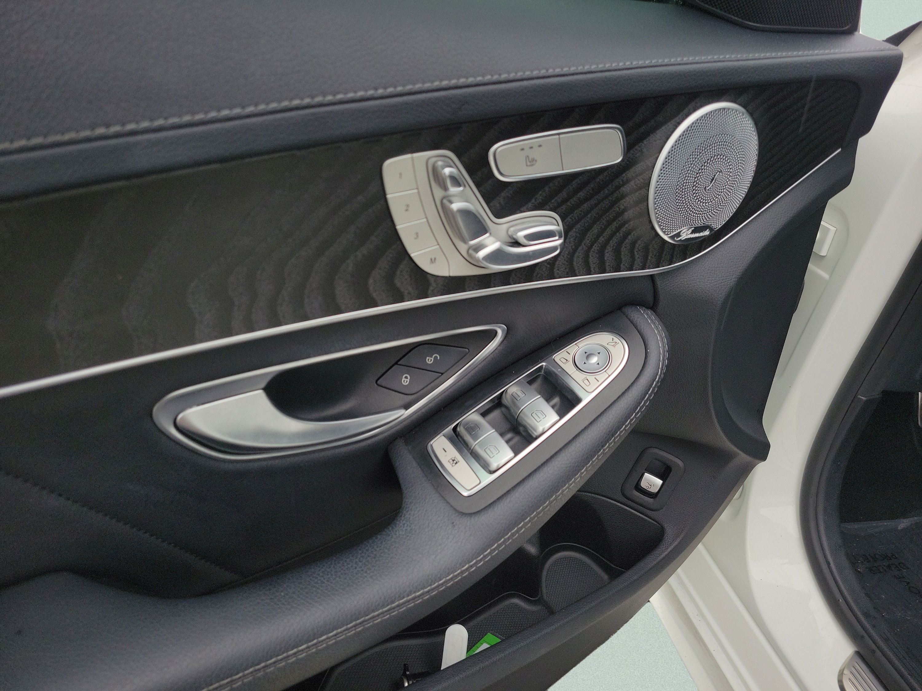 Used 2015 Mercedes-Benz C 300 Sedan image 19