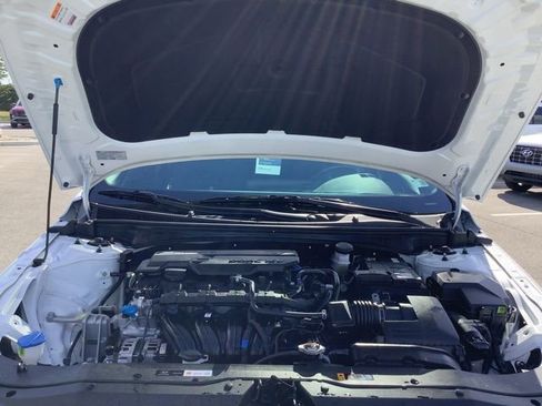 Certified 2025 Hyundai Elantra Sport image 11