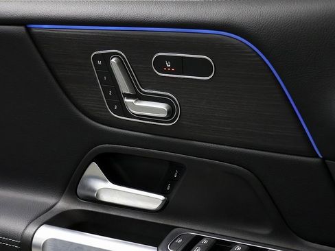 Certified 2026 Mercedes-Benz GLB 250 4MATIC image 23